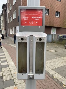 Abstimm-Aschenbecher.
Quelle: cima 2025